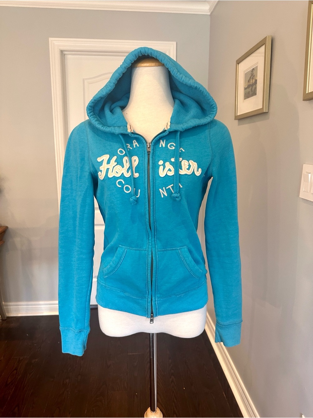 Hollister Women's Bright Turquoise Blue Full-Zip Hoodie - Size M - Picture 2 of 13